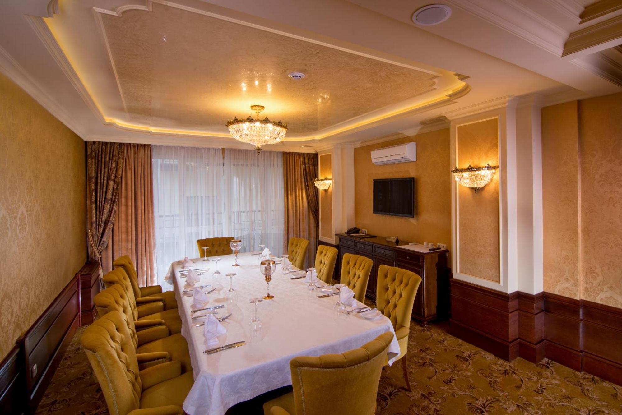 Nobilis Hotel Lviv Ngoại thất bức ảnh