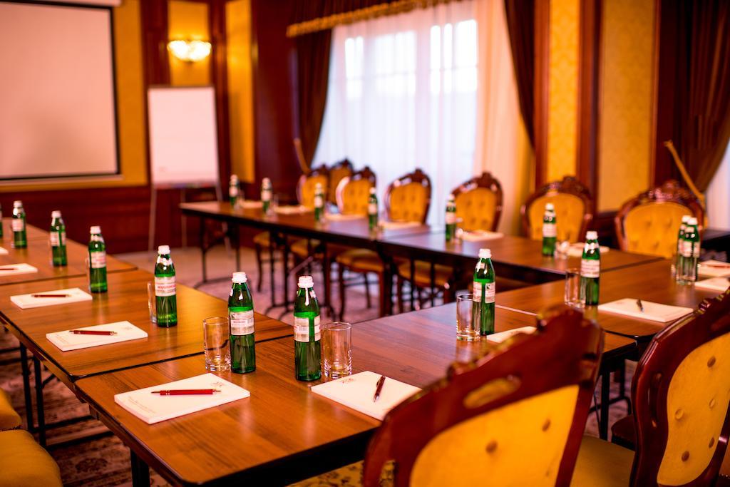 Nobilis Hotel Lviv Ngoại thất bức ảnh